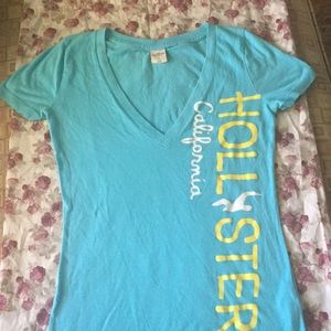 Light blue Hollister T-shirt💙